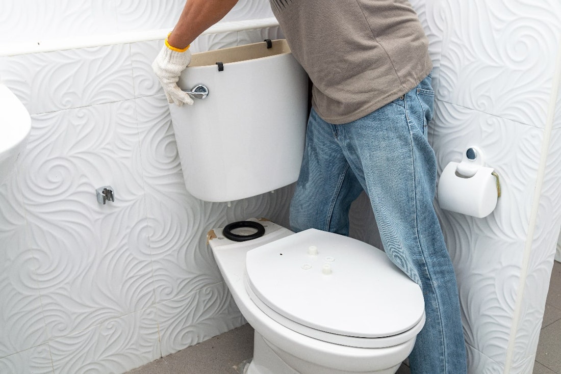トイレ交換はどこが安い？業者選びのポイントから費用を抑える方法まで解説