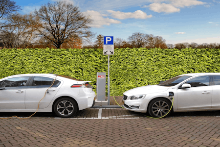 電気自動車を自宅で充電するには？工事費用・電気代・3つの設備を解説 カインズ・リフォーム