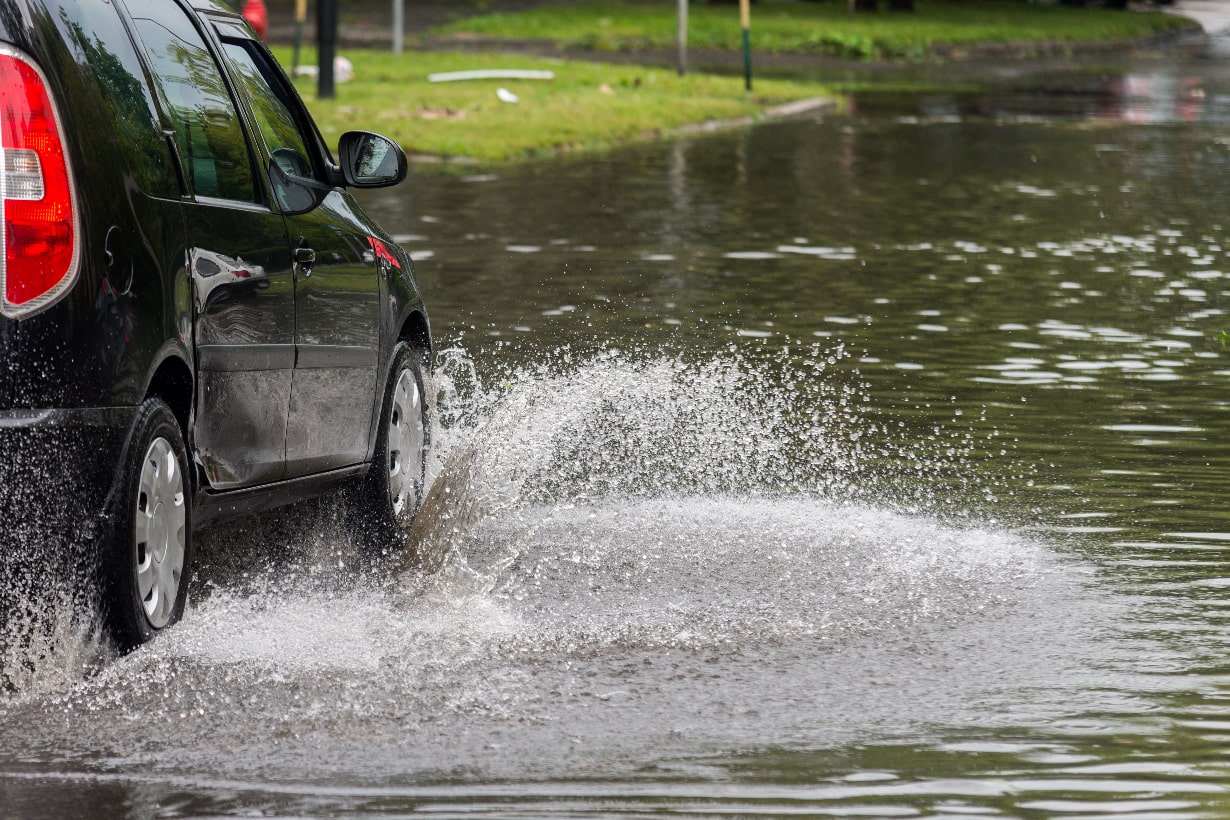 雨水がたまりやすい土地のイメージ 雨水がたまりやすい土地のイメージ
