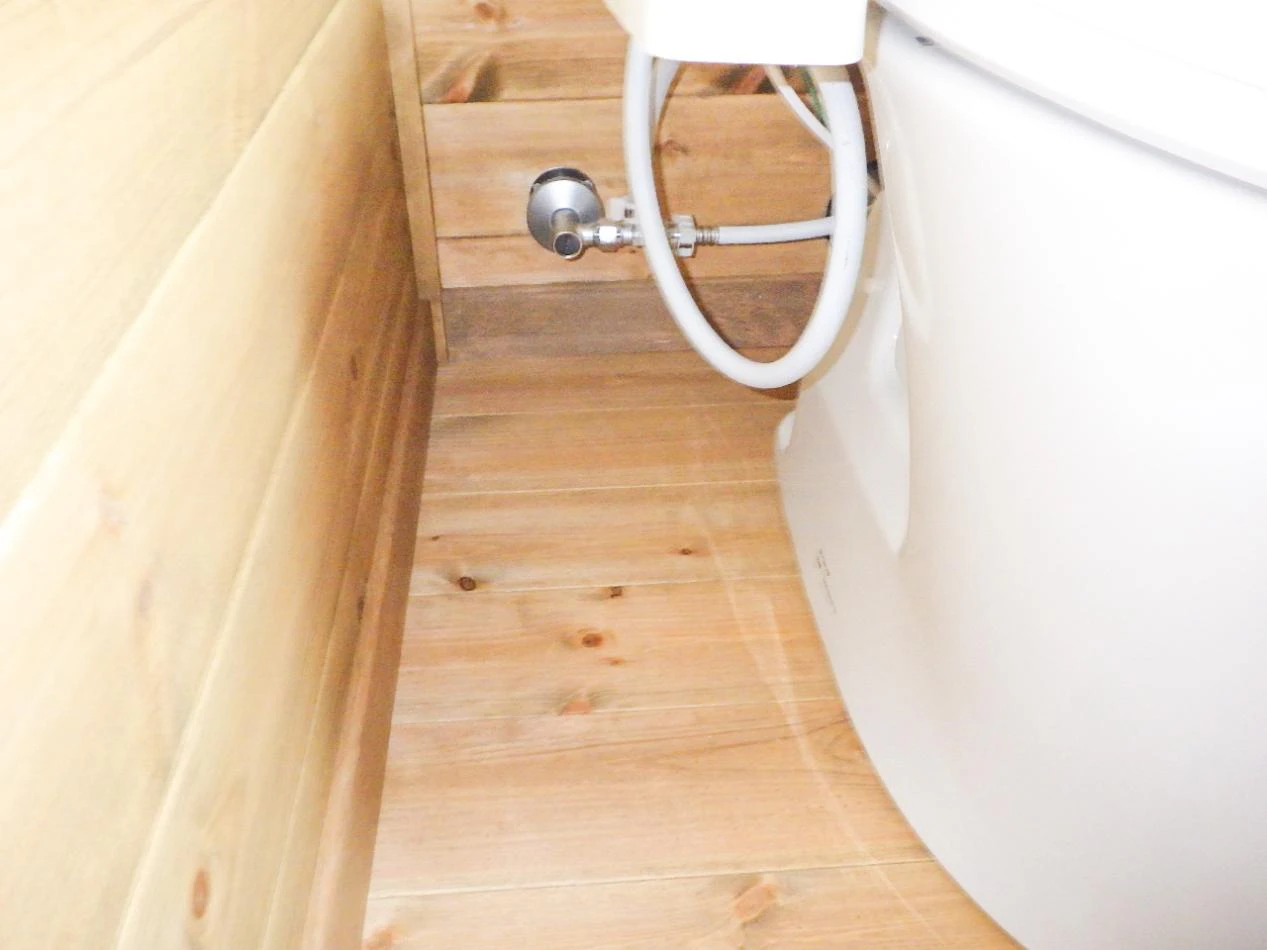 トイレ止水栓の交換方法と費用を徹底解説!DIYと業者依頼どちらを選ぶべき? トイレ止水栓の交換方法と費用を徹底解説!DIYと業者依頼どちらを選ぶべき?